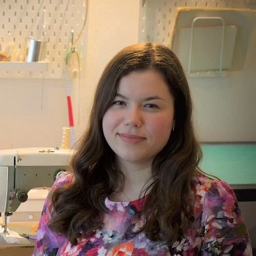 Zuzana Náprstková usmívající se do objektivu.